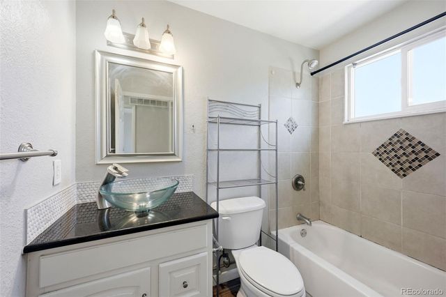 4221 S Quintero Way, Aurora, CO 80013