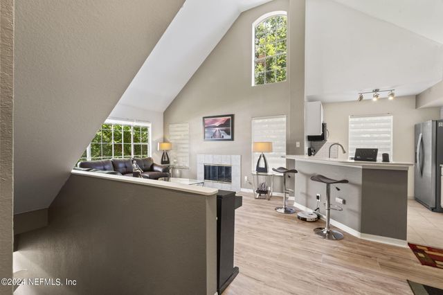 13703 RICHMOND PARK Drive 1406, Jacksonville, FL 32224