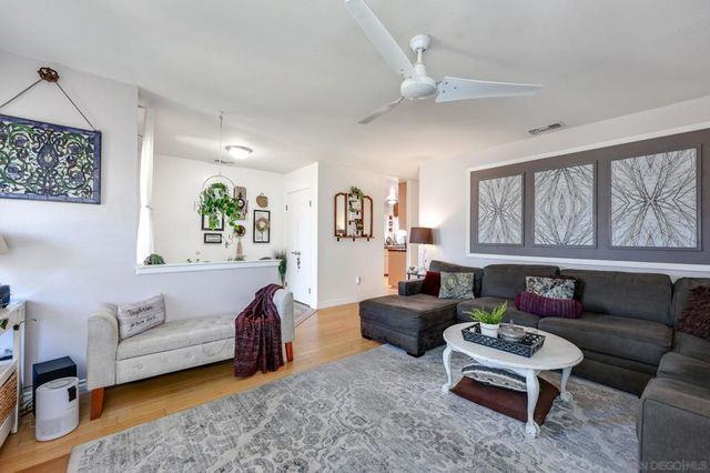 10654 Holborn Ct, Santee, CA 92071