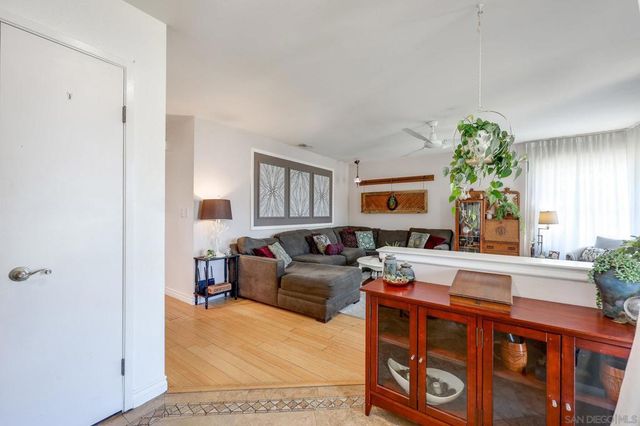 10654 Holborn Ct, Santee, CA 92071