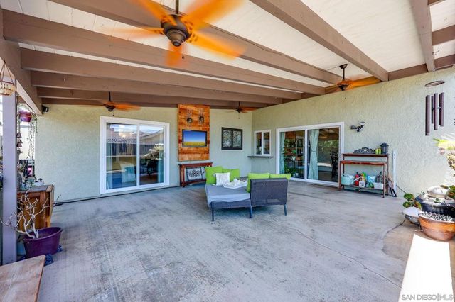 10654 Holborn Ct, Santee, CA 92071