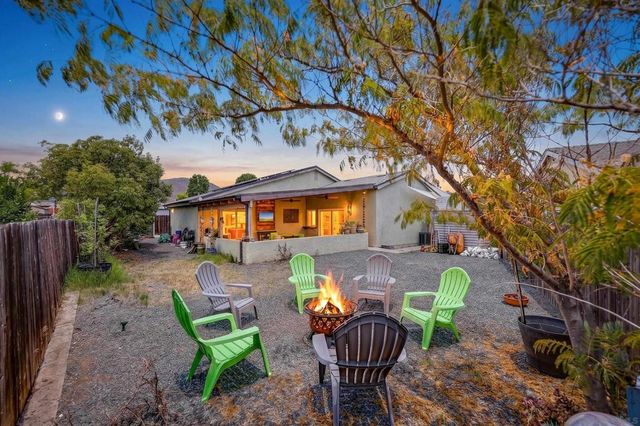 10654 Holborn Ct, Santee, CA 92071