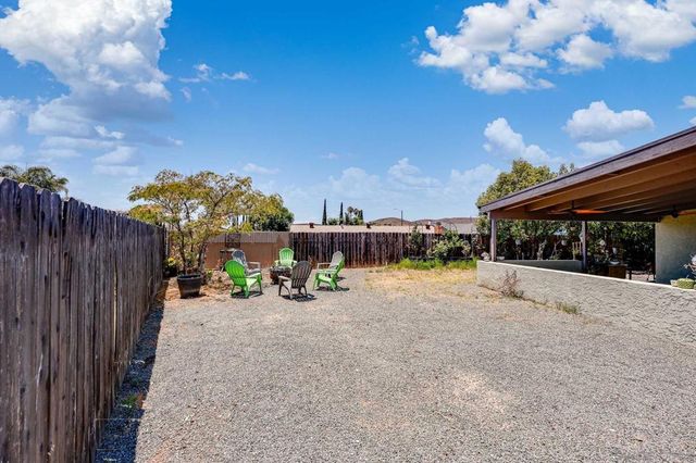10654 Holborn Ct, Santee, CA 92071