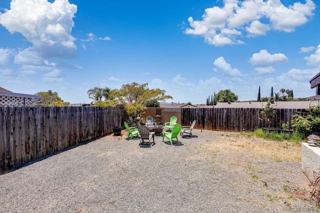 10654 Holborn Ct, Santee, CA 92071