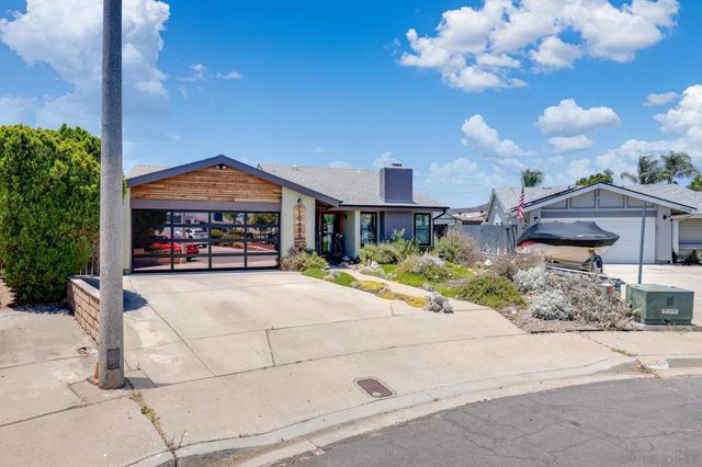10654 Holborn Ct, Santee, CA 92071