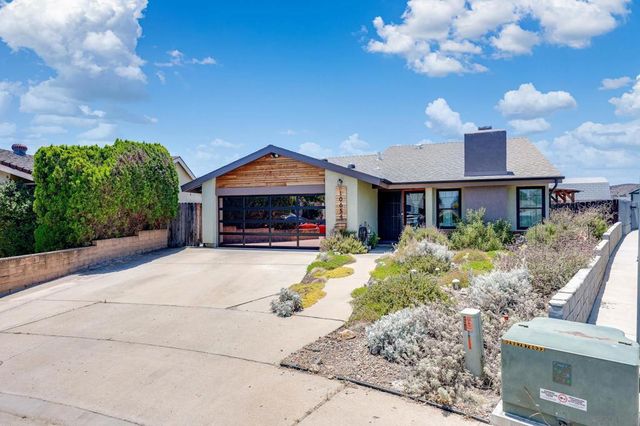 10654 Holborn Ct, Santee, CA 92071