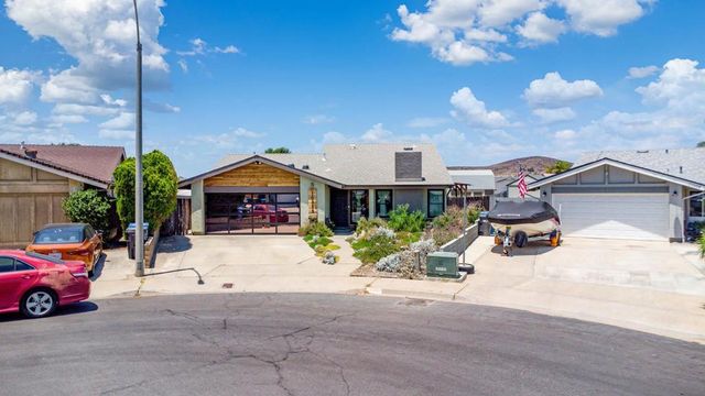 10654 Holborn Ct, Santee, CA 92071