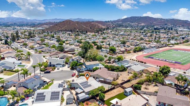 10654 Holborn Ct, Santee, CA 92071