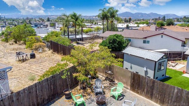 10654 Holborn Ct, Santee, CA 92071