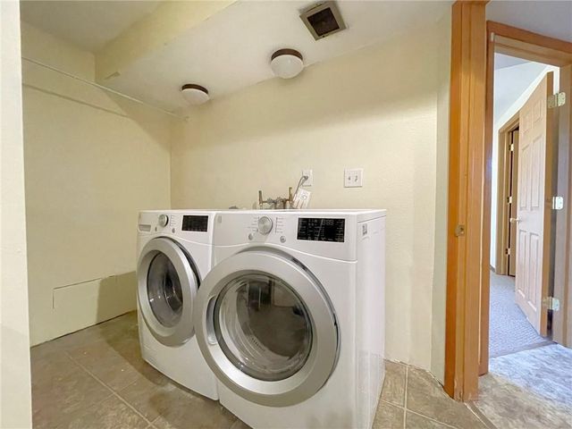 4927 Jeffers Road, Eau Claire, WI 54703