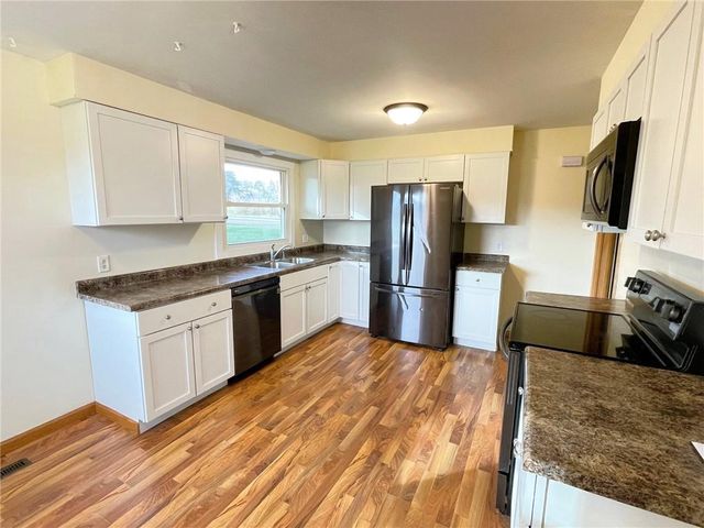 4927 Jeffers Road, Eau Claire, WI 54703