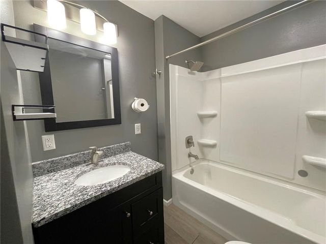 4927 Jeffers Road, Eau Claire, WI 54703