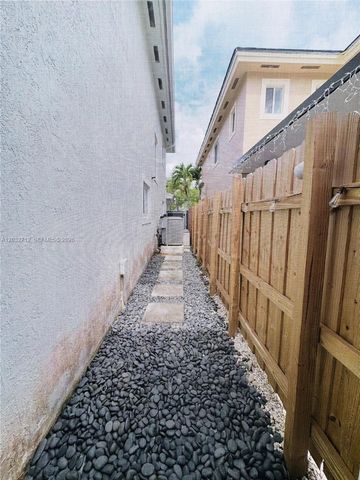 363 NE 35th Terrace, Homestead, FL 33033