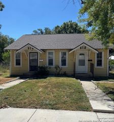 512/514 Curtiss, Schertz, TX 78154