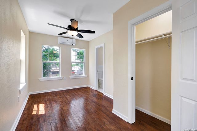 834 W Russell Pl, San Antonio, TX 78212