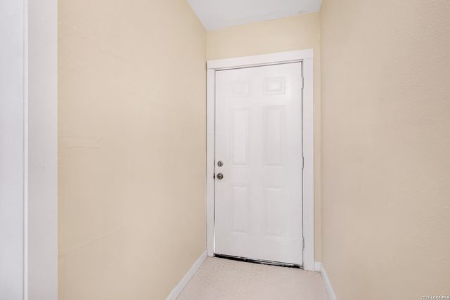 834 W Russell Pl, San Antonio, TX 78212