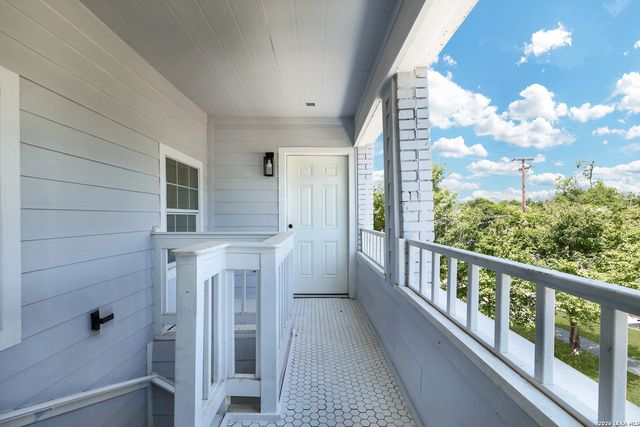 834 W Russell Pl, San Antonio, TX 78212