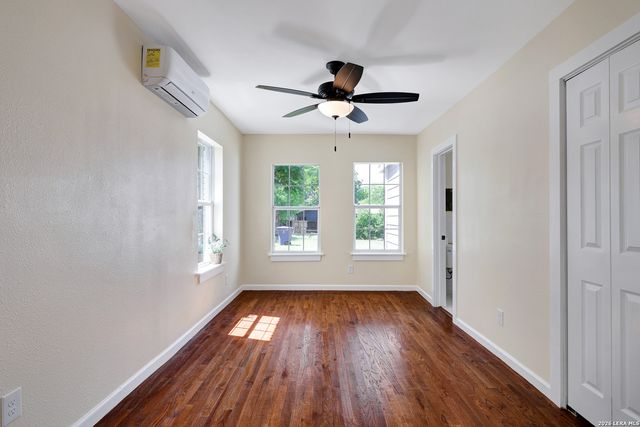 834 W Russell Pl, San Antonio, TX 78212