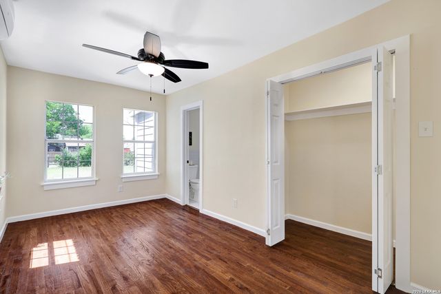 834 W Russell Pl, San Antonio, TX 78212