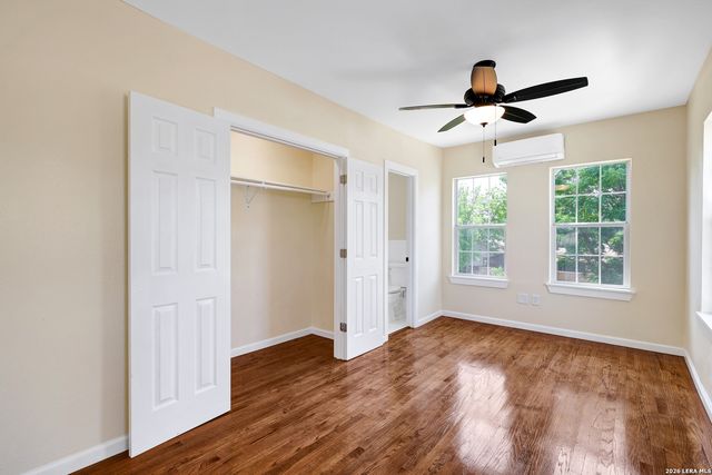 834 W Russell Pl, San Antonio, TX 78212