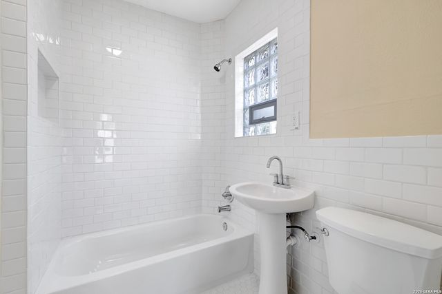 834 W Russell Pl, San Antonio, TX 78212