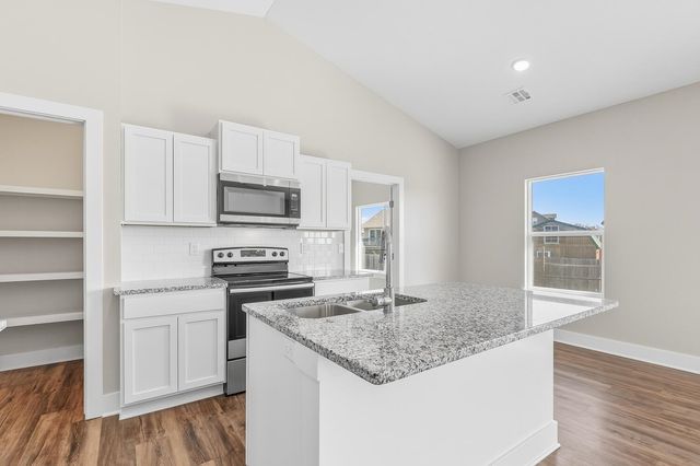 320 N Deer Run Ct, El Dorado, KS 67042
