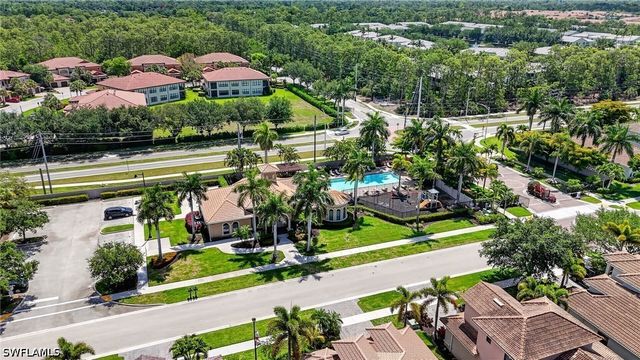 1454 Serrano CIR, Naples, FL 34105