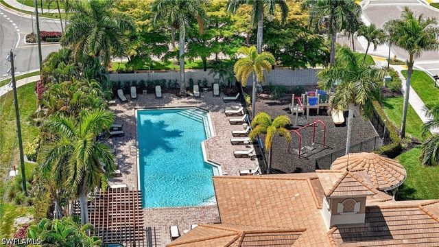1454 Serrano CIR, Naples, FL 34105