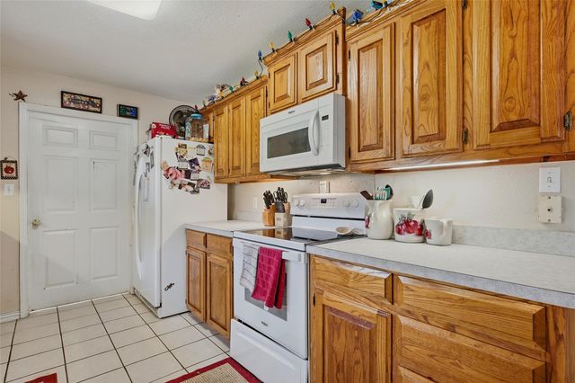 205 3rd Street, Whitesboro, TX 76273