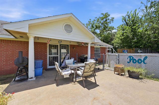205 3rd Street, Whitesboro, TX 76273