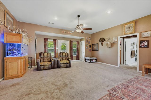 205 3rd Street, Whitesboro, TX 76273