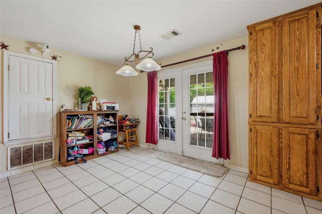 205 3rd Street, Whitesboro, TX 76273