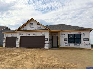 5016 Lawnwood Drive, Papillion, NE 68133