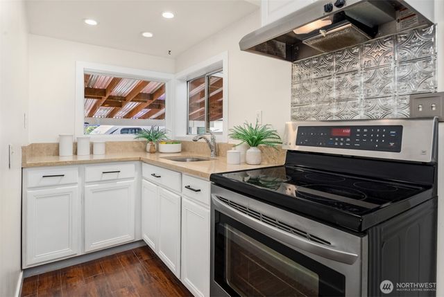 619 Burnett Avenue S, Renton, WA 98057