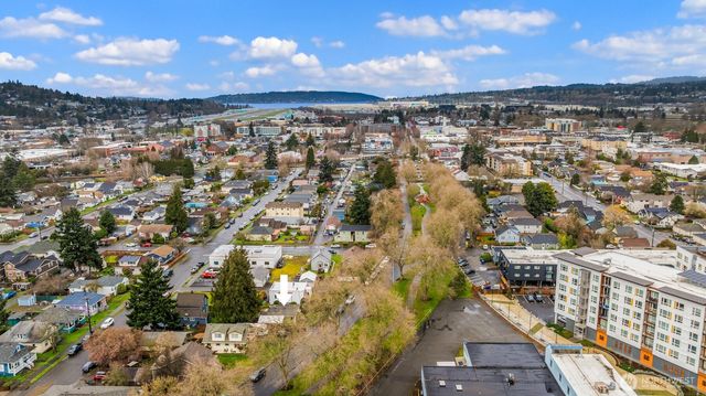 619 Burnett Avenue S, Renton, WA 98057