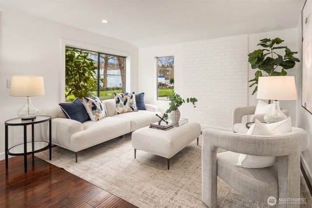 619 Burnett Avenue S, Renton, WA 98057