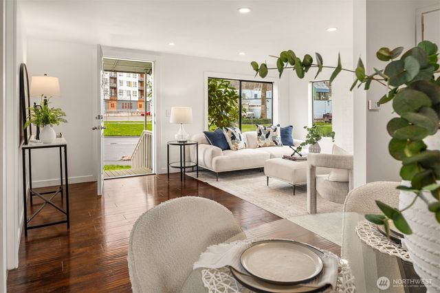 619 Burnett Avenue S, Renton, WA 98057