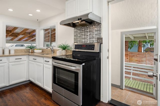 619 Burnett Avenue S, Renton, WA 98057