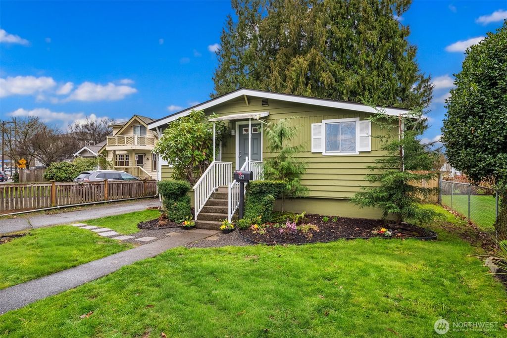 619 Burnett Avenue S, Renton, WA 98057