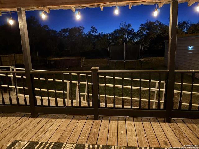 202 10th, Christine, TX 78012