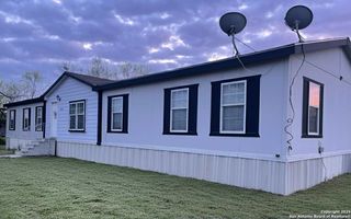 202 10th, Christine, TX 78012