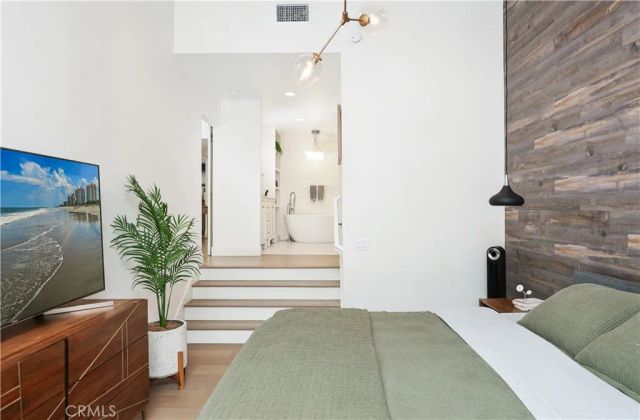 10 Ima Loa Court, Newport Beach, CA 92663