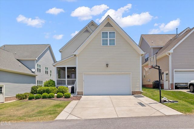 1905 Green Oaks Parkway, Holly Springs, NC 27540