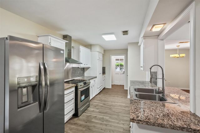 1926 Maple Lakes Drive, Houston, TX 77339