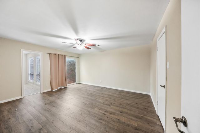 1926 Maple Lakes Drive, Houston, TX 77339