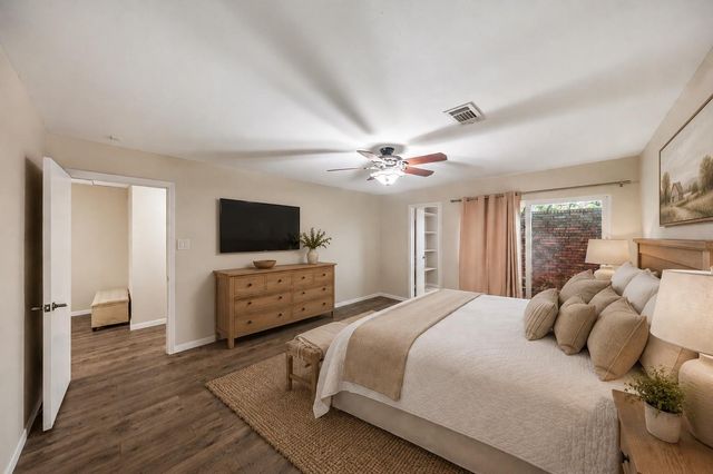 1926 Maple Lakes Drive, Houston, TX 77339