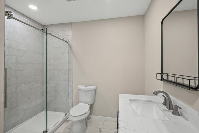 1926 Maple Lakes Drive, Houston, TX 77339