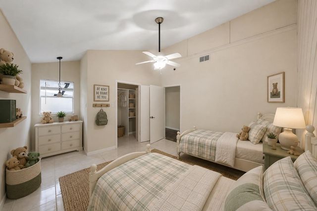 1926 Maple Lakes Drive, Houston, TX 77339