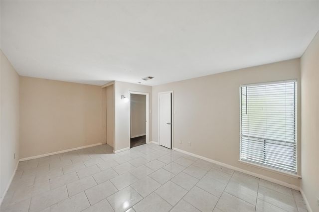 1926 Maple Lakes Drive, Houston, TX 77339