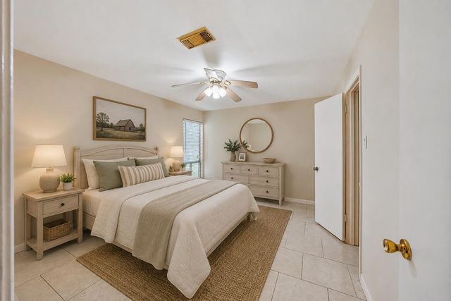 1926 Maple Lakes Drive, Houston, TX 77339